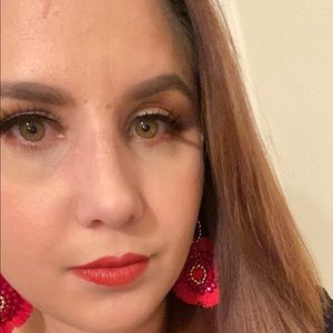 Meet your Posher, Ana